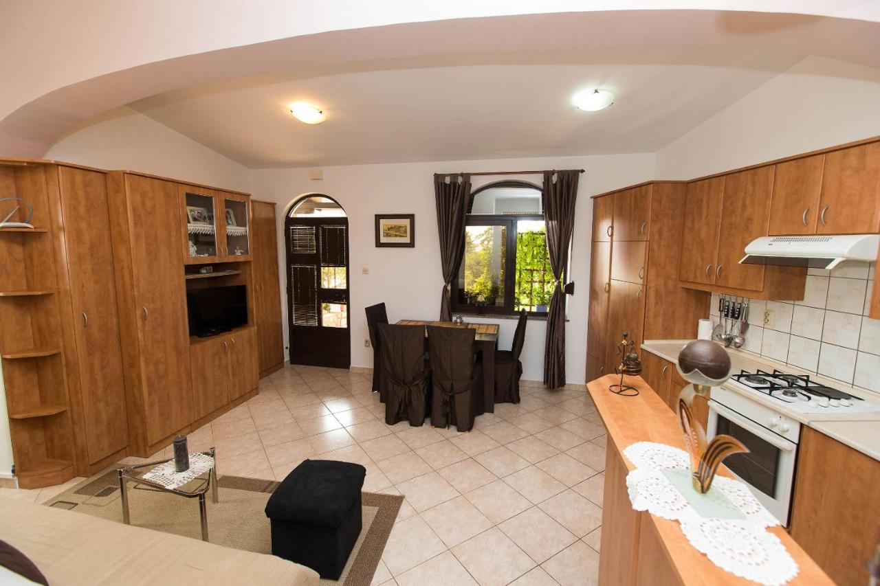 Apartmani Vera Crikvenica Exterior photo
